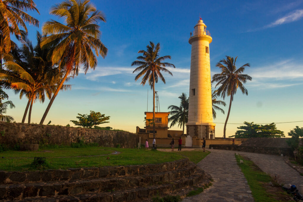 Ciudad amurallada de Galle, Guía práctica para visitar Galle Fort Sri Lanka: muralla UNESCO, iglesia holandesa, atardecer y consejos del equipo local.Patrimonio UNESCO en la costa sur
